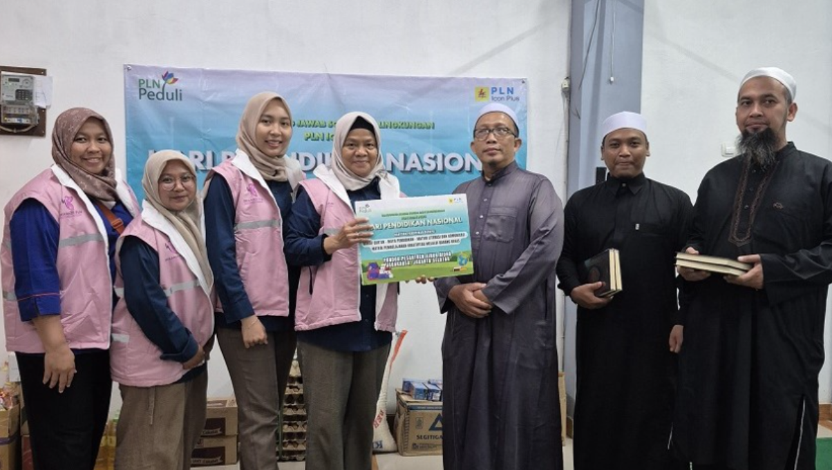 PLN Icon Plus Regional Jakarta dan Banten Berbagi di Ponpes Ainur Ridho Jagakarsa Jakarta Selatan